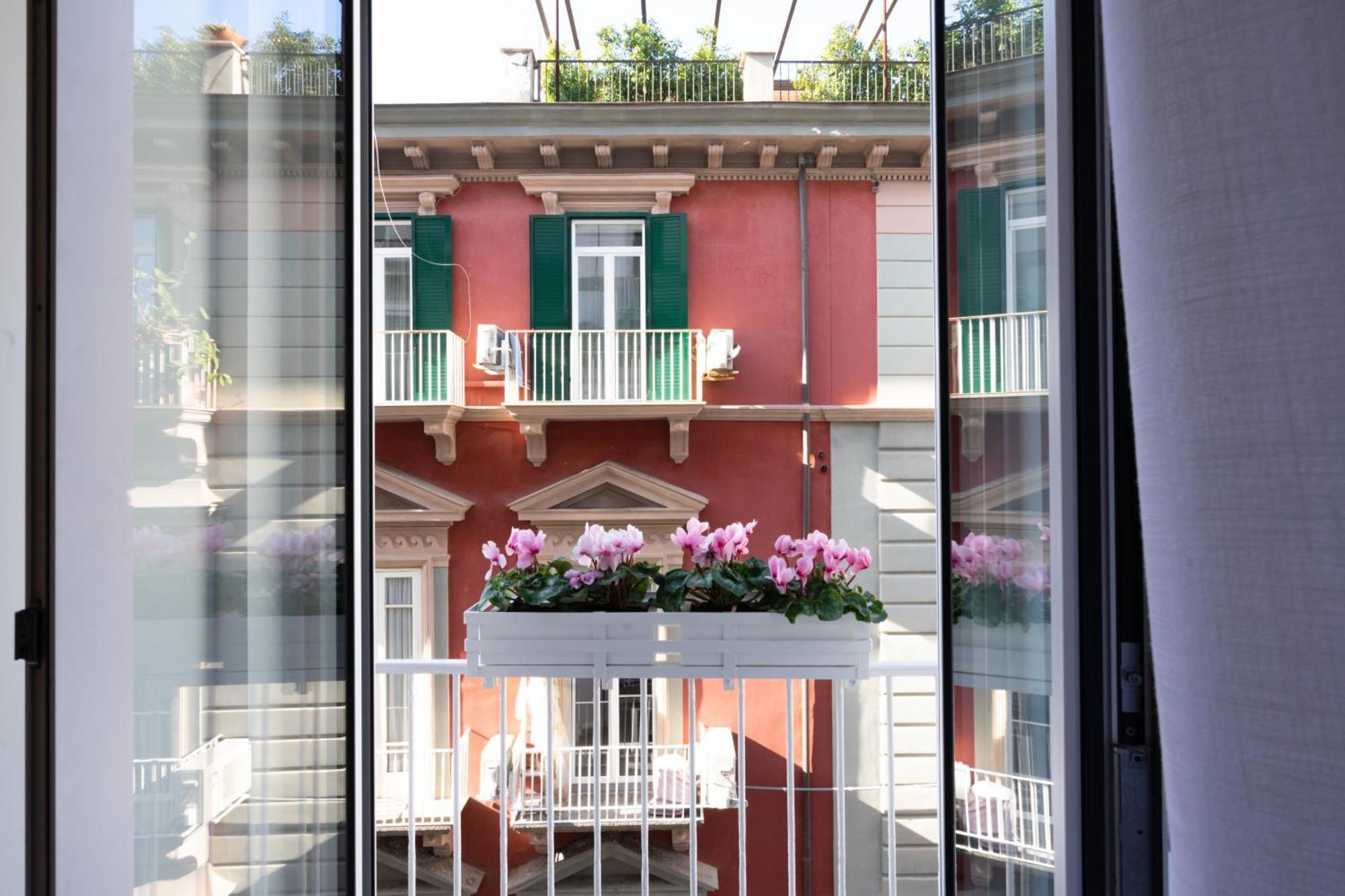 Insogno Suites ナポリ エクステリア 写真